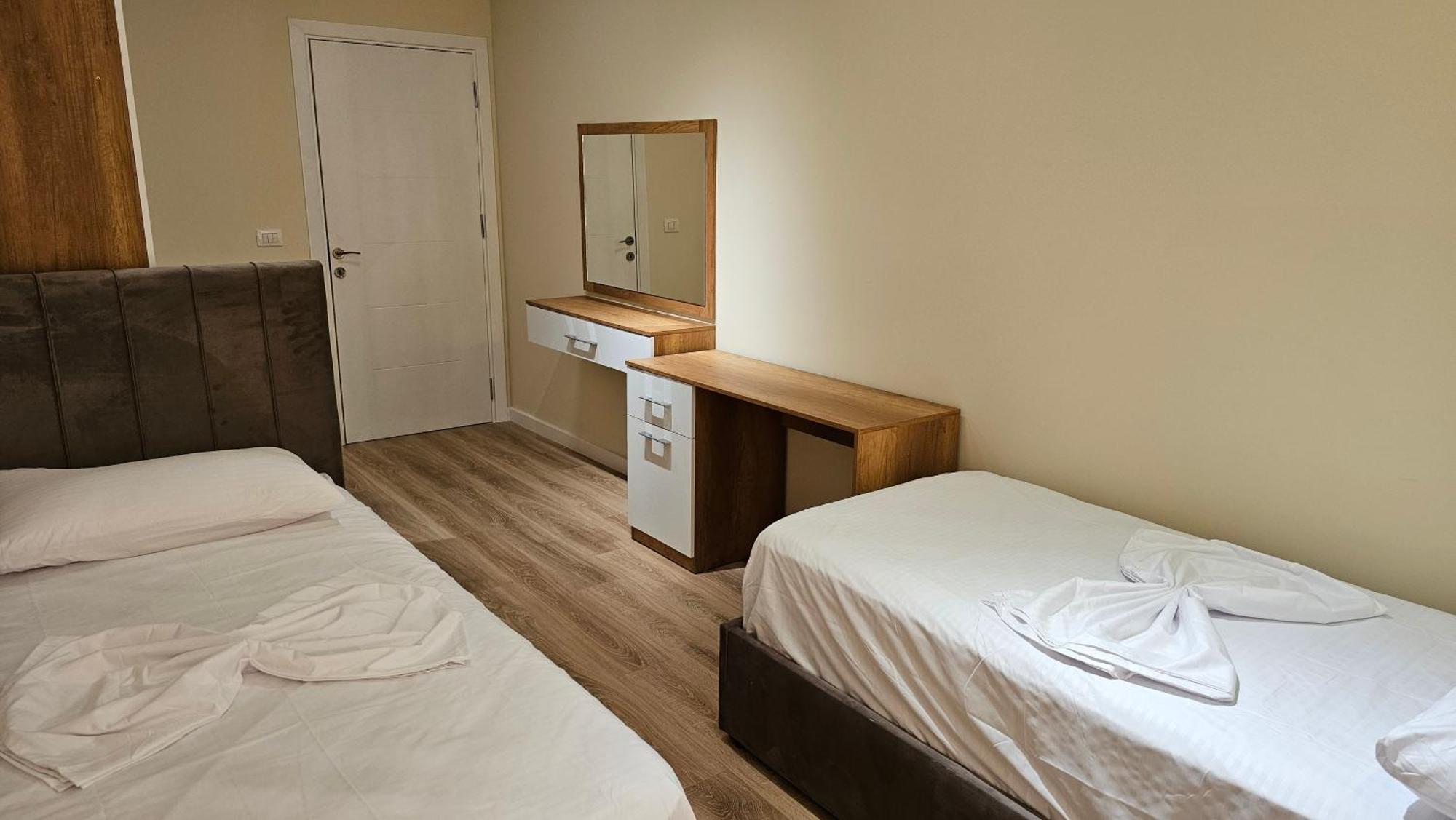 Tirana Airport Apartment Exteriör bild